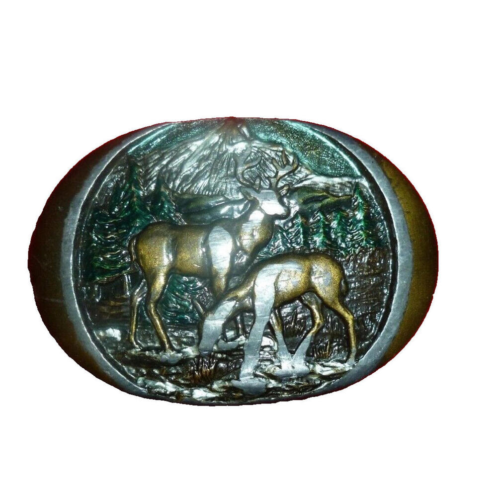 Vintage 1982 WHITE TAIL‎ DOE BUCK DEER Belt Buckle Indiana Metal Craft Sportsman
